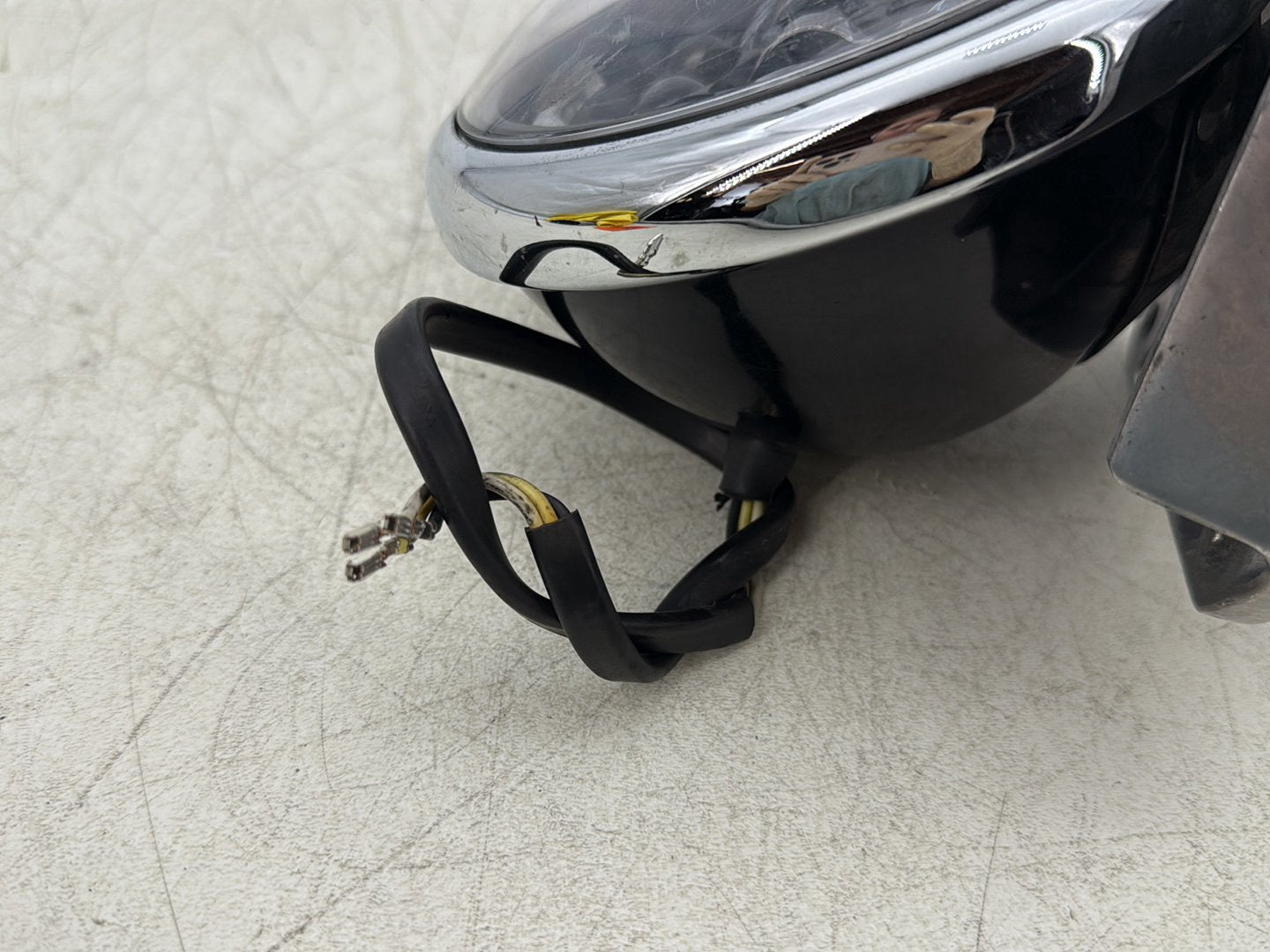 2004 Harley Dyna Super Glide FXDI OEM Headlight Headlamp Head Lamp Light LED