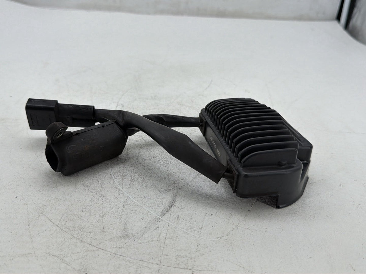 2005 Harley Dyna Wide Glide FXDWG OEM Voltage Regulator Rectifier
