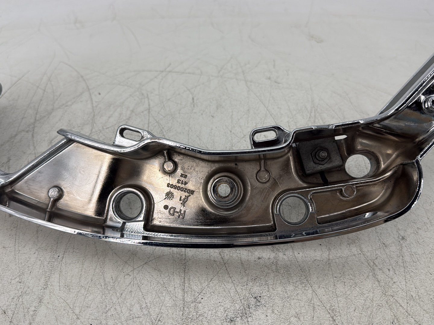 2016 Harley Road King Touring FLHR OEM Left Right Saddlebag Fender Struts Brackets