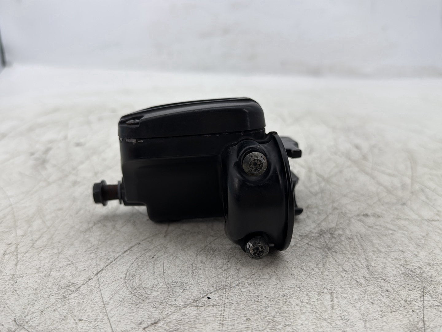 2016 Harley Road King Touring FLHR OEM Front Right Hand Brake Lever Master Cylinder Reservoir