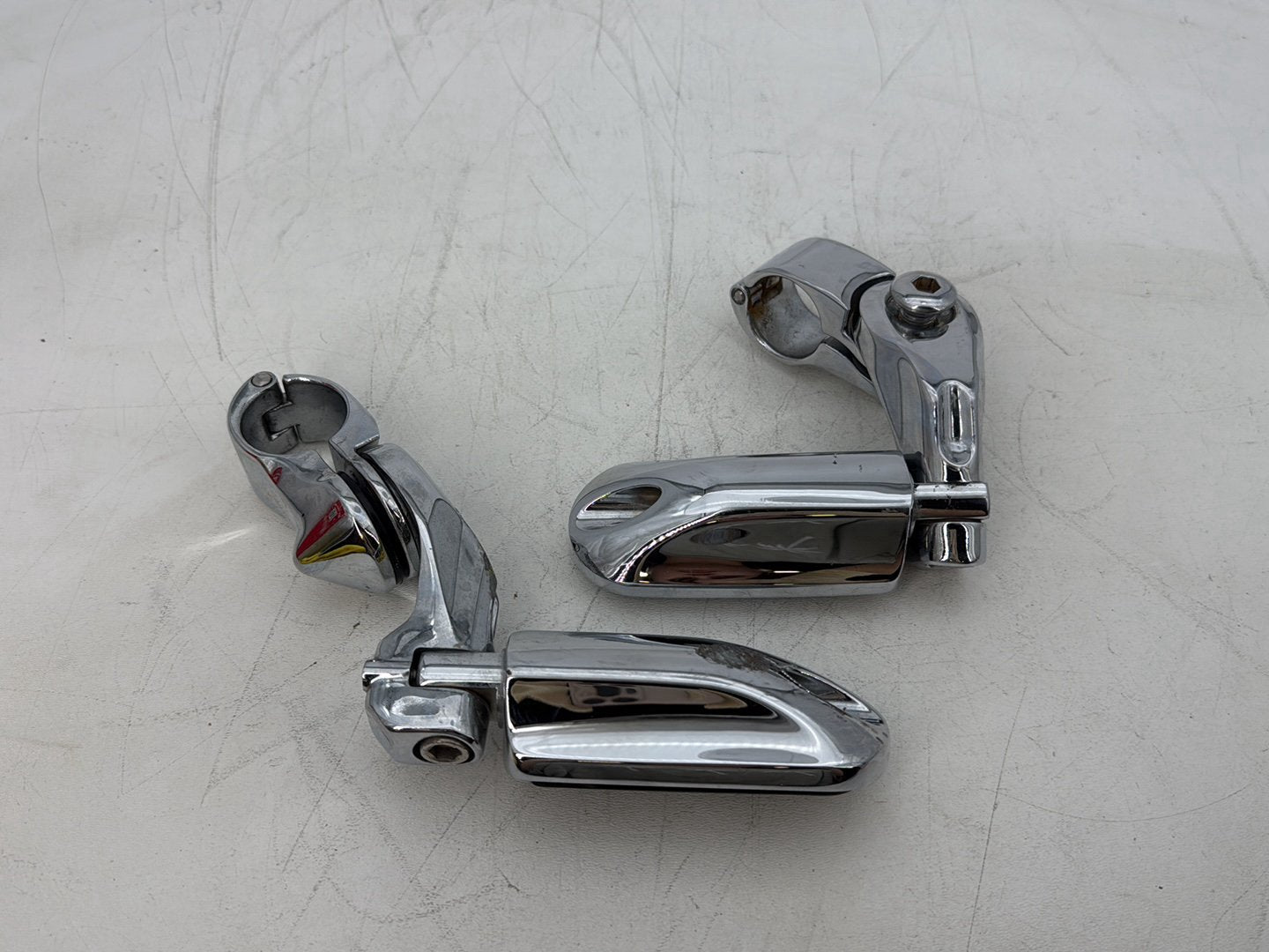 05 Harley Heritage Softail Classic FLSTCI OEM Front Right Left Highway Foot Pegs