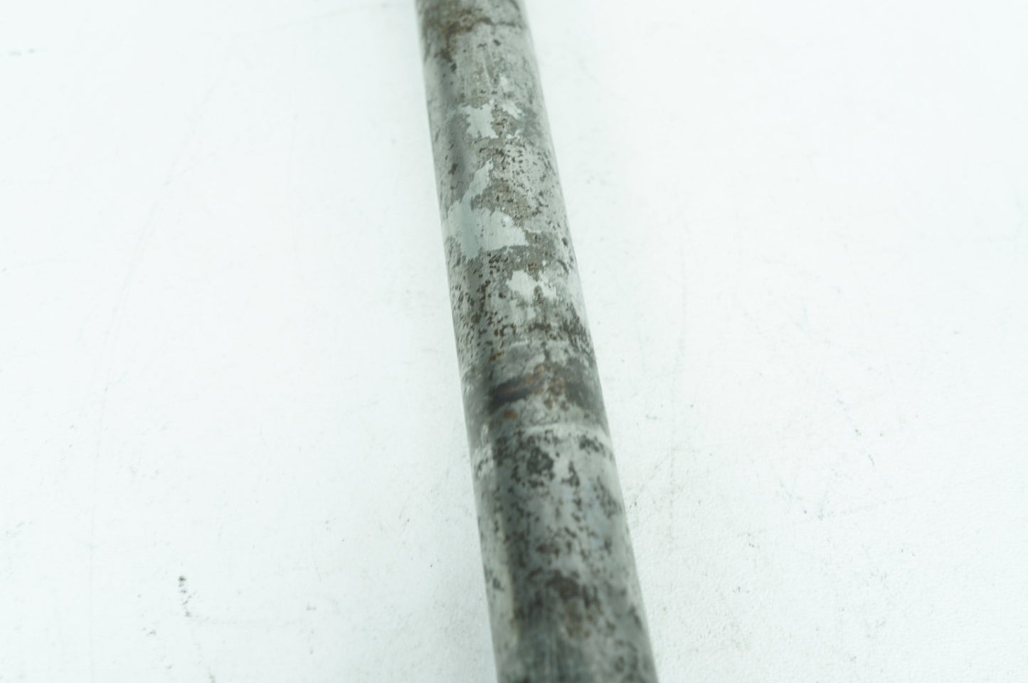 2007 - 2016 Harley-Davidson Dyna Super Glide Rear Wheel Axle Bolt Shaft 41114-06