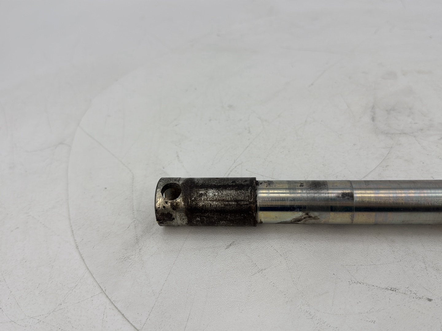 2007 - 2011 Harley-Davidson Touring Electra Glide Ultra Front Wheel Axle Bolt Shaft 41547-07A