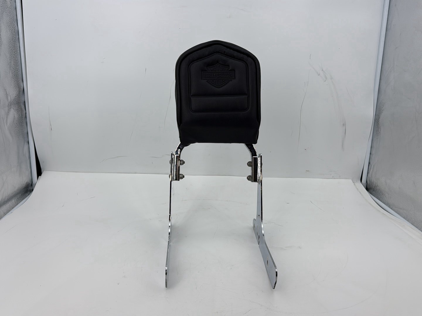 2009 Harley Sportster XL1200C 1200 Custom OEM Rear Sissy Bar w/ Backrest Cushion Pad