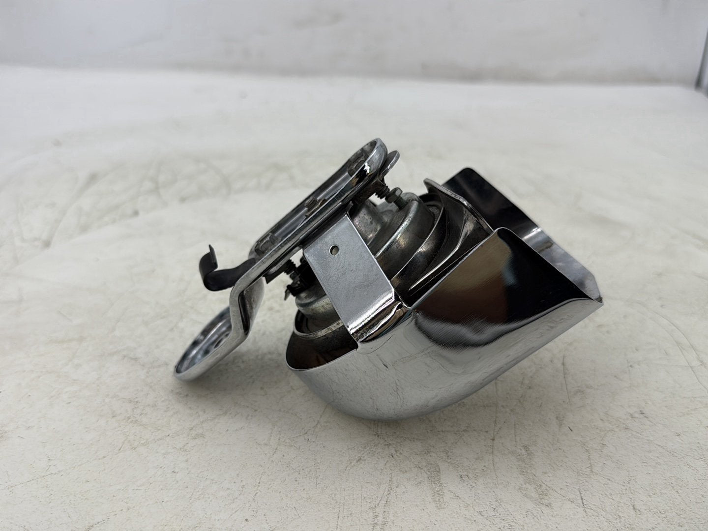 1998 Harley Touring FLHTCUI Electra Glide Ultra OEM Horn Signal Klaxon Chrome Cover