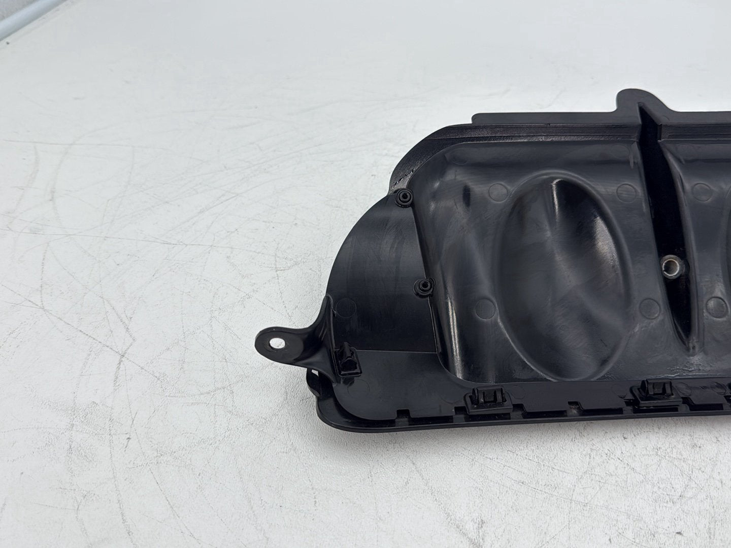 2015 Harley Touring FLHXS Street Glide OEM Front Inner Fairing Air Duct Vent