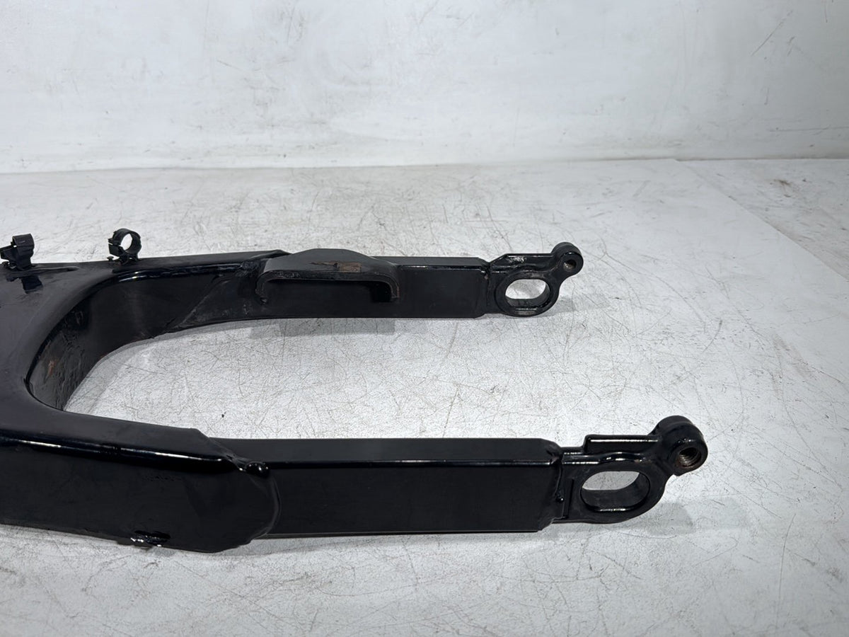 2005 Harley Road King Touring Police OEM Rear Fork Swingarm Swing Arm
