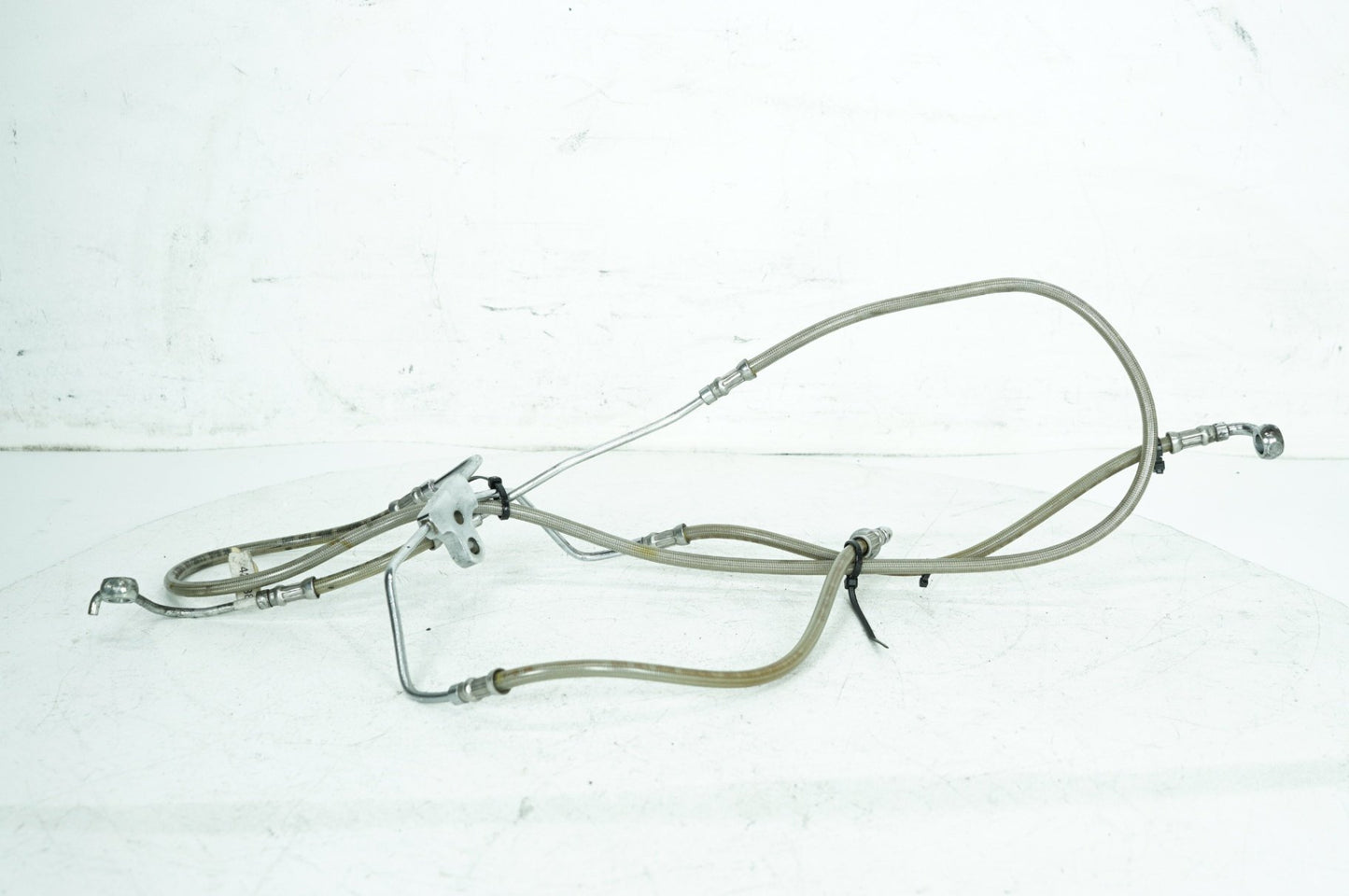 2007 - 2016 Harley-Davidson Touring CVO Electra Screamin Eagle Front Brake Hose Line Pipe ABS 42388-09