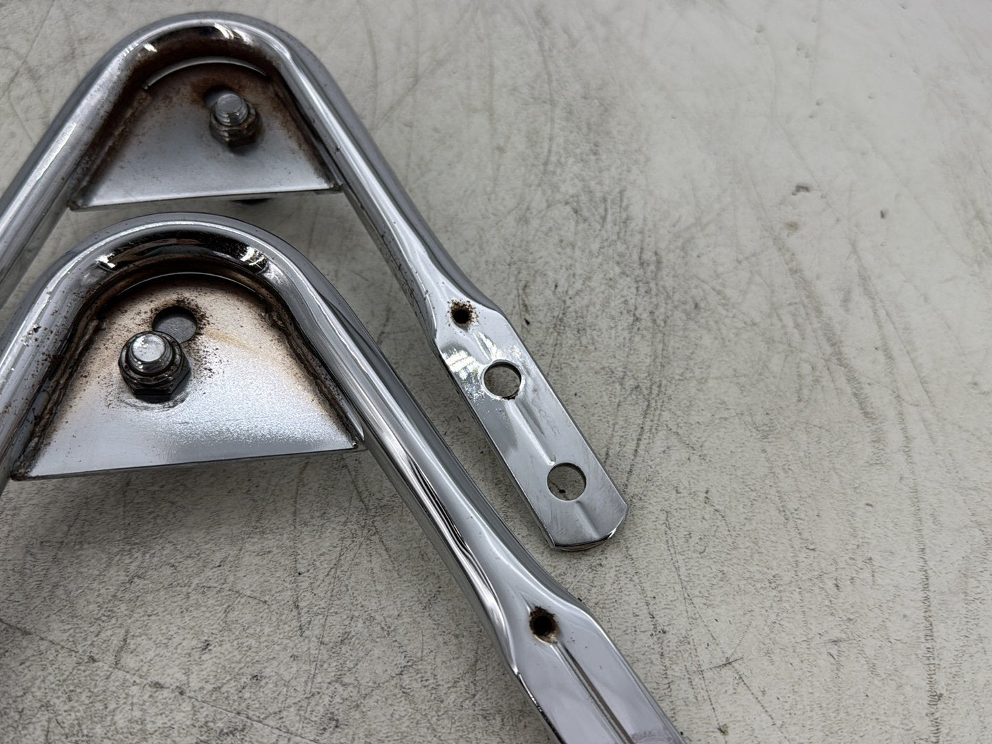 2007 Harley Touring FLHTC Electra Glide Classic OEM Detachable Tour Pak Luggage Box Bracket
