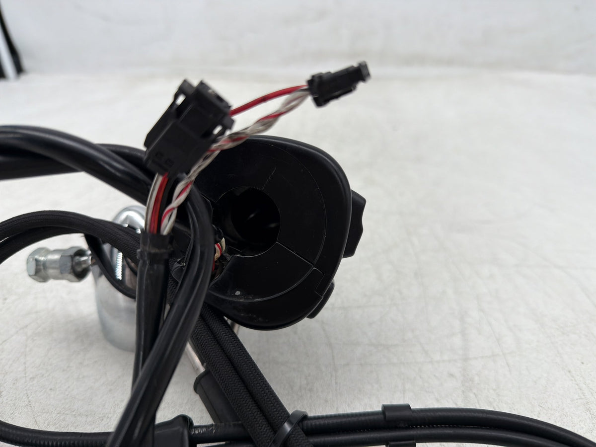 2017 Harley Dyna Street Bob FXDB OEM Right Engine Start Kill Switches Controls
