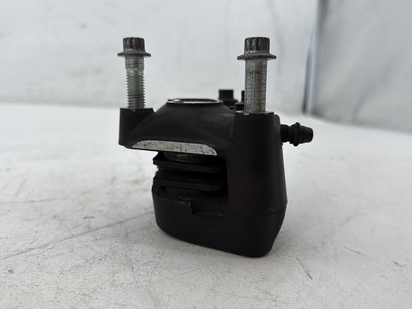 2003 Harley Electra Glide Touring Ultra FLHTCUI OEM Front Right 1 Brake Caliper