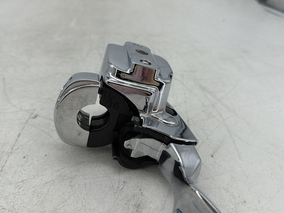 2006 Harley Electra Glide Touring Ultra FLHTCUI OEM Front Right Brake Lever Master Cylinder