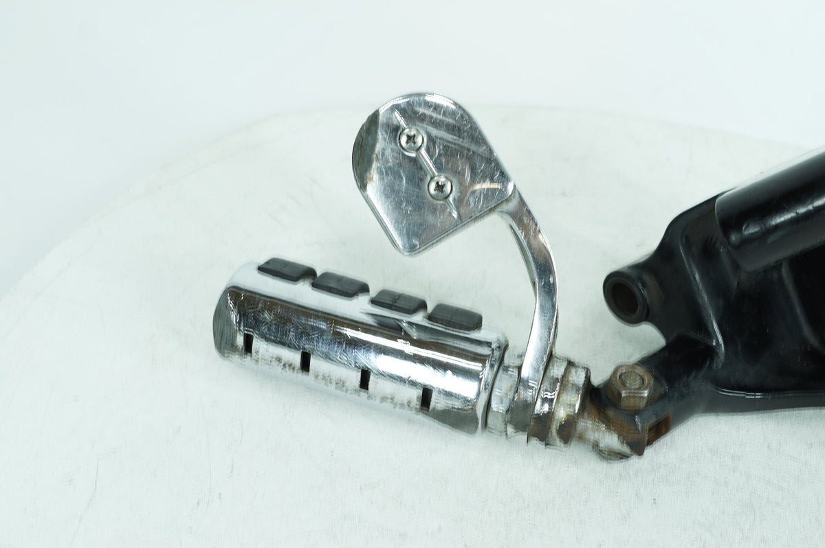 01 Harley Softail FXSTDI Deuce OEM Right Driver Foot Controls Peg Rest Scratched