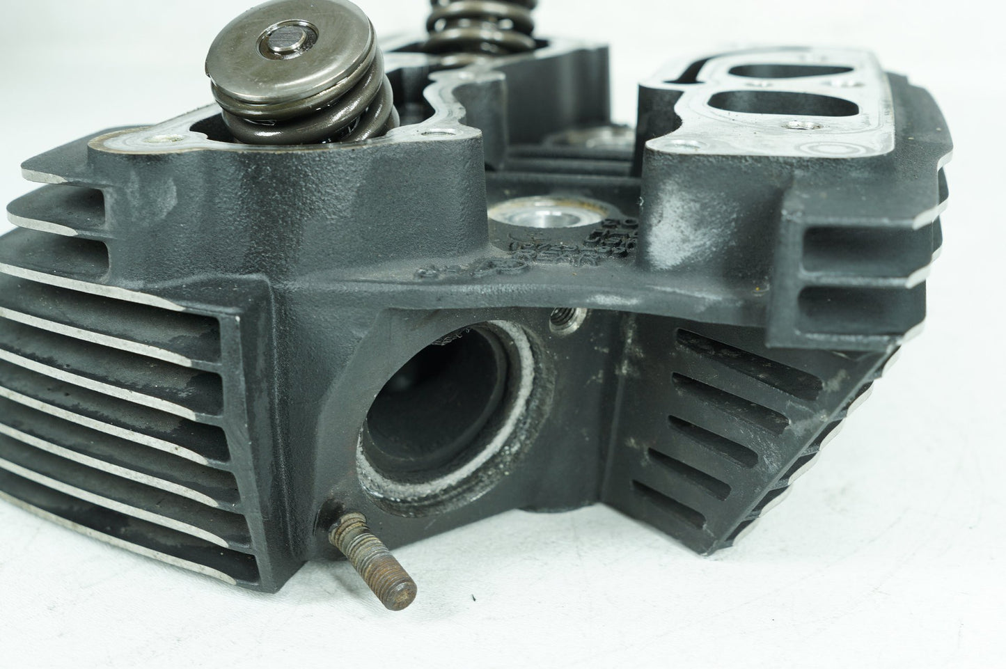 1999 - 2006 Harley-Davidson Softail Heritage Classic Rear Twin Cam Engine Cylinder Head 16725-99