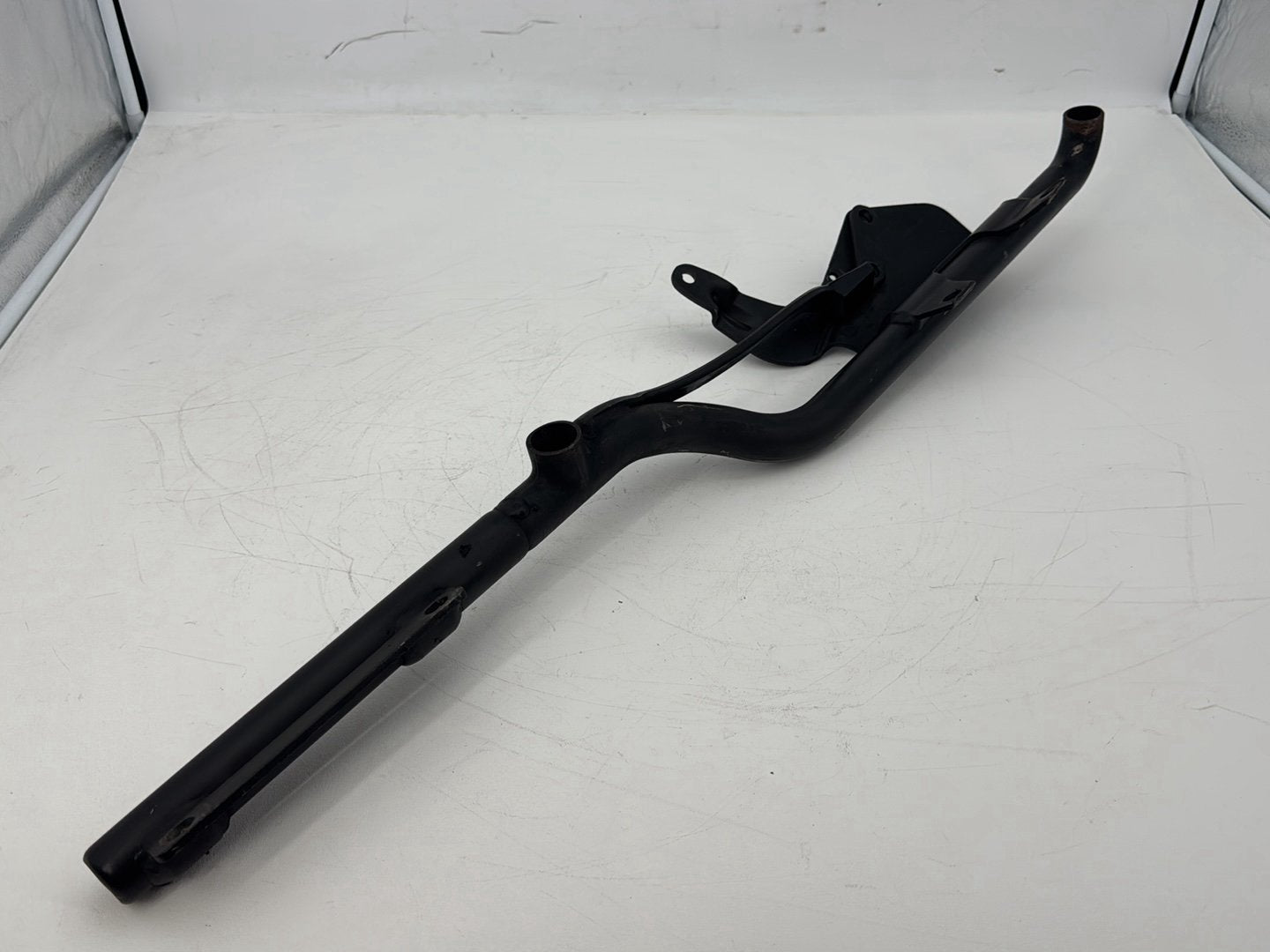 09 Harley Sportster XL1200 OEM Exhaust Muffler Interconnect Bracket Support Bar