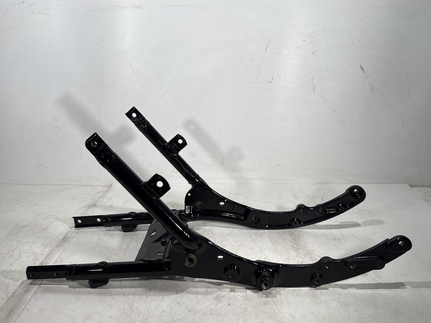 2011 Harley Street Glide Touring FLHX OEM Rear Back Sub Frame Rail Bar 48079-09BHP