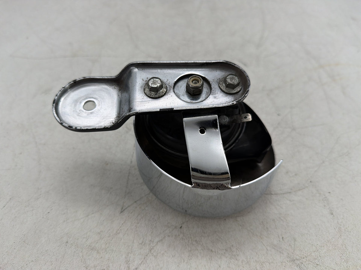 2001 Harley Fat Boy Softail FLSTF OEM Horn Signal Klaxon Chrome Cover 69012-93A