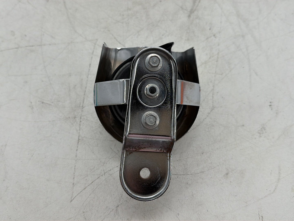 2009 Harley Dyna Street Bob FXDB OEM Horn Signal Klaxon Chrome Cover