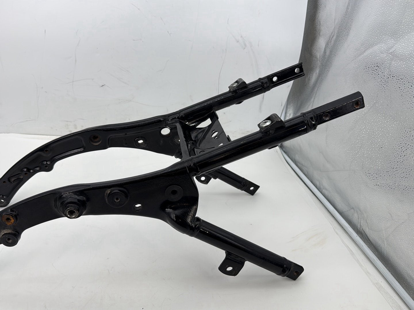 2013 Harley Street Glide Touring FLHX OEM Rear Back Sub Frame Rail Bar 48079-09BHP