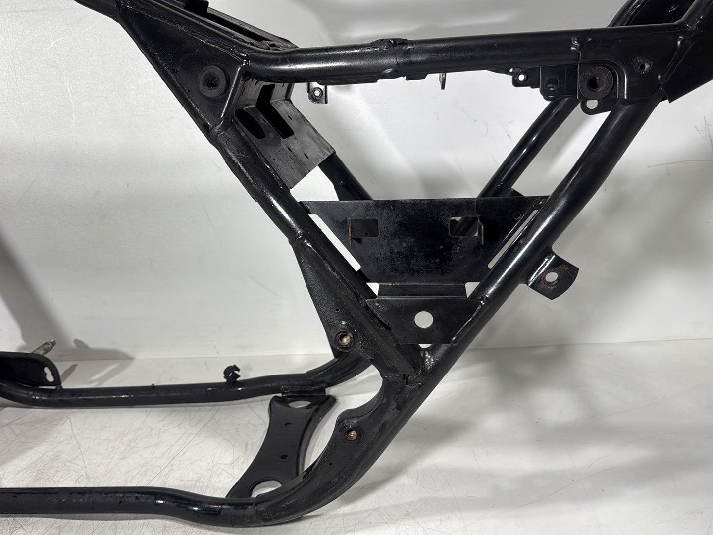 2006 Harley Touring FLHRI Road King OEM Body Main Frame Chassis CLN CLR