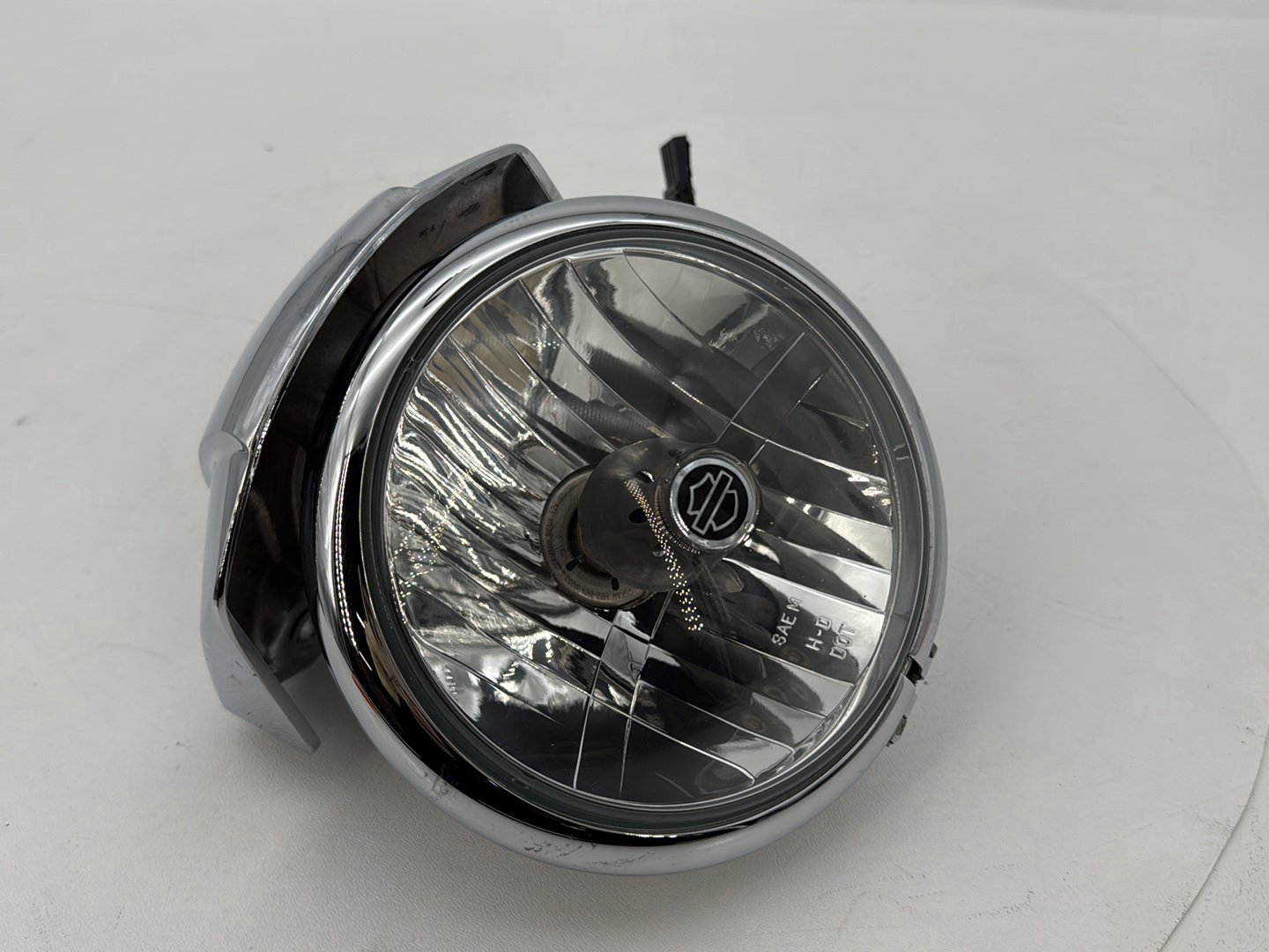 1999 - 2006 Harley-Davidson Dyna Low Rider Headlight Headlamp Head Light Halogen 69675-05A