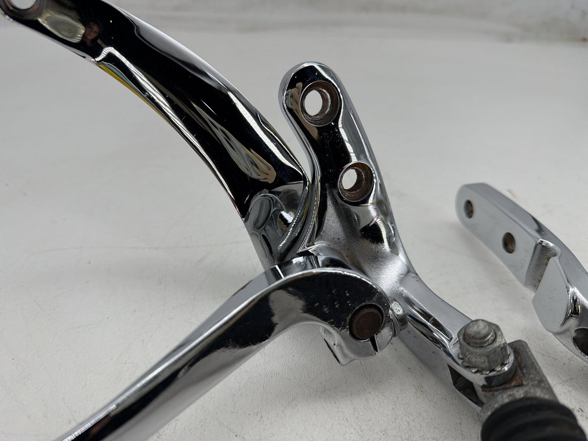 2005 Harley Dyna Super Glide Custom FXDC OEM Left Right Foot Brake Control Pegs