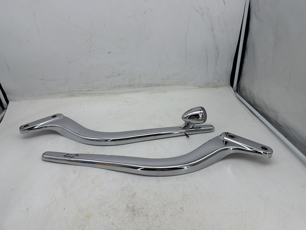 01 Harley Softail Deuce OEM Rear Left Right Fender Struts Bracket & Turn Signal