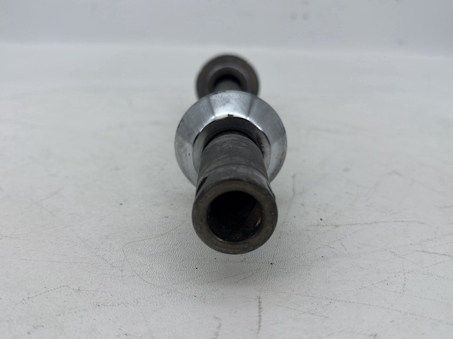 2007 - 2012 Harley-Davidson Dyna Super Glide Front Wheel Axle Bolt Shaft 41628-08