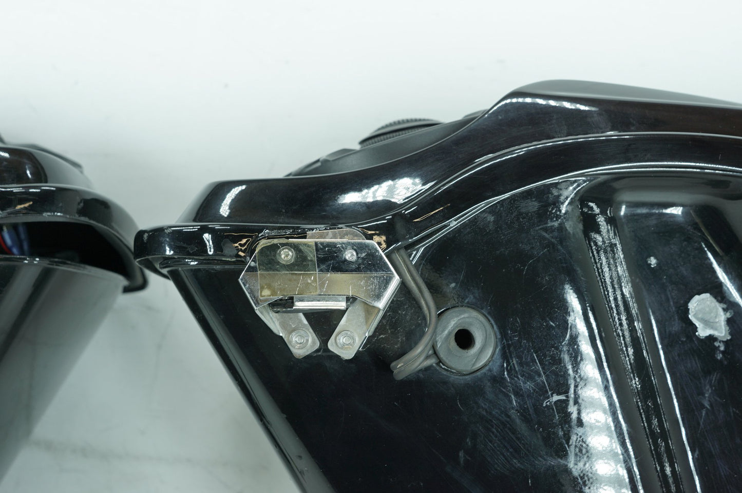 2008 - 2016 Harley-Davidson Touring Road Glide Left Right Saddlebags Luggage NOKey 90752-93