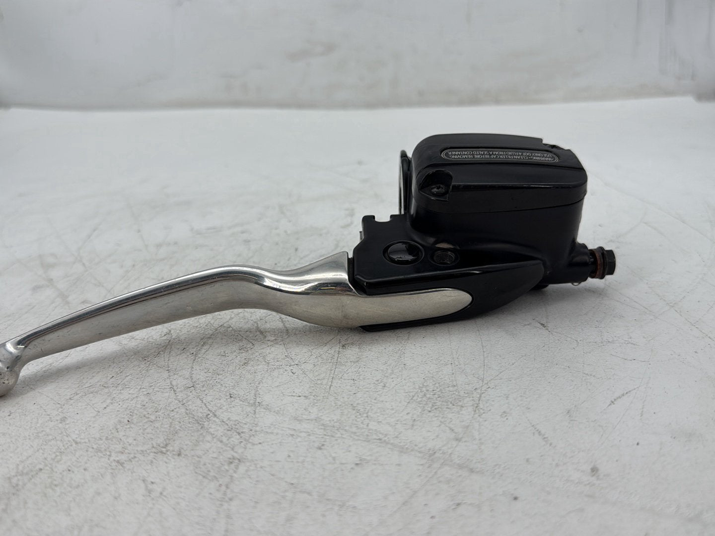 2018 Harley Electra Glide Touring Ultra FLHTCU OEM Front Right Brake Lever Master Cylinder