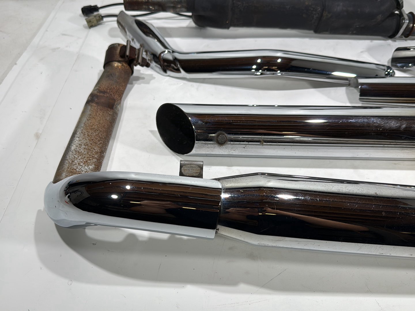 2010 Harley Electra Glide Touring Ultra FLHTCU OEM Exhaust Header Pipes Muffler