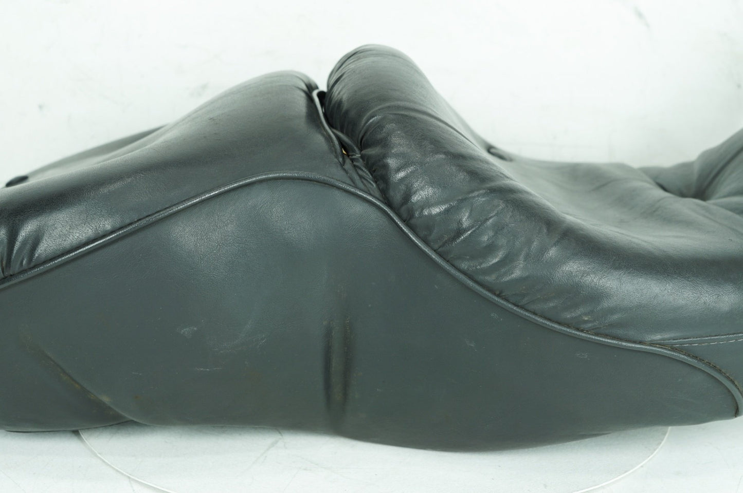 1999 - 2006 Harley-Davidson Touring Road King Classic Passenger Rider Driver Seat Saddle 	51704-05