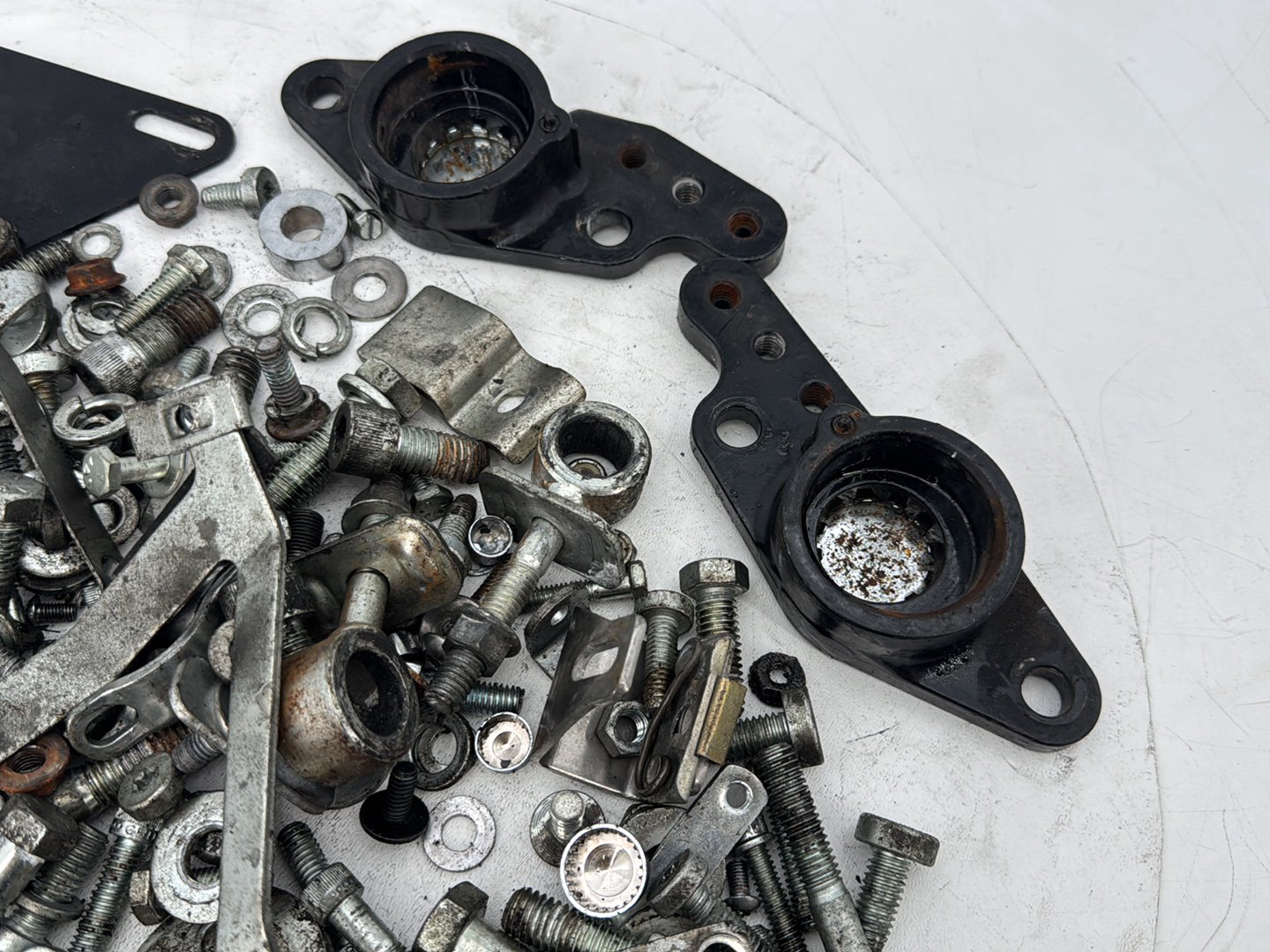 1999 - 2006 Harley-Davidson Touring Electra Glide Classic Hardware Bolts Nuts & Brackets w/ Left Right Swingarm Brackets