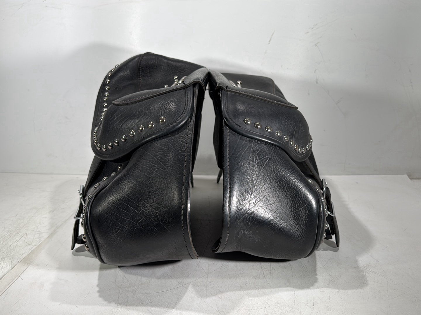 2007 Harley Softail Heritage Classic FLSTC OEM Rear Left Right Saddlebags Luggage Leather