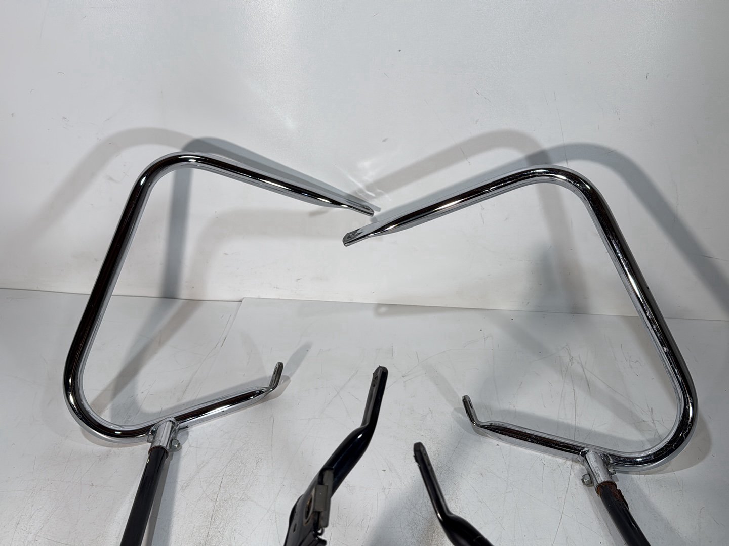 2008 - 2016 Harley-Davidson Touring Electra Glide Ultra Rear Left Right Saddlebag Guard Rails Bar 	49194-09A