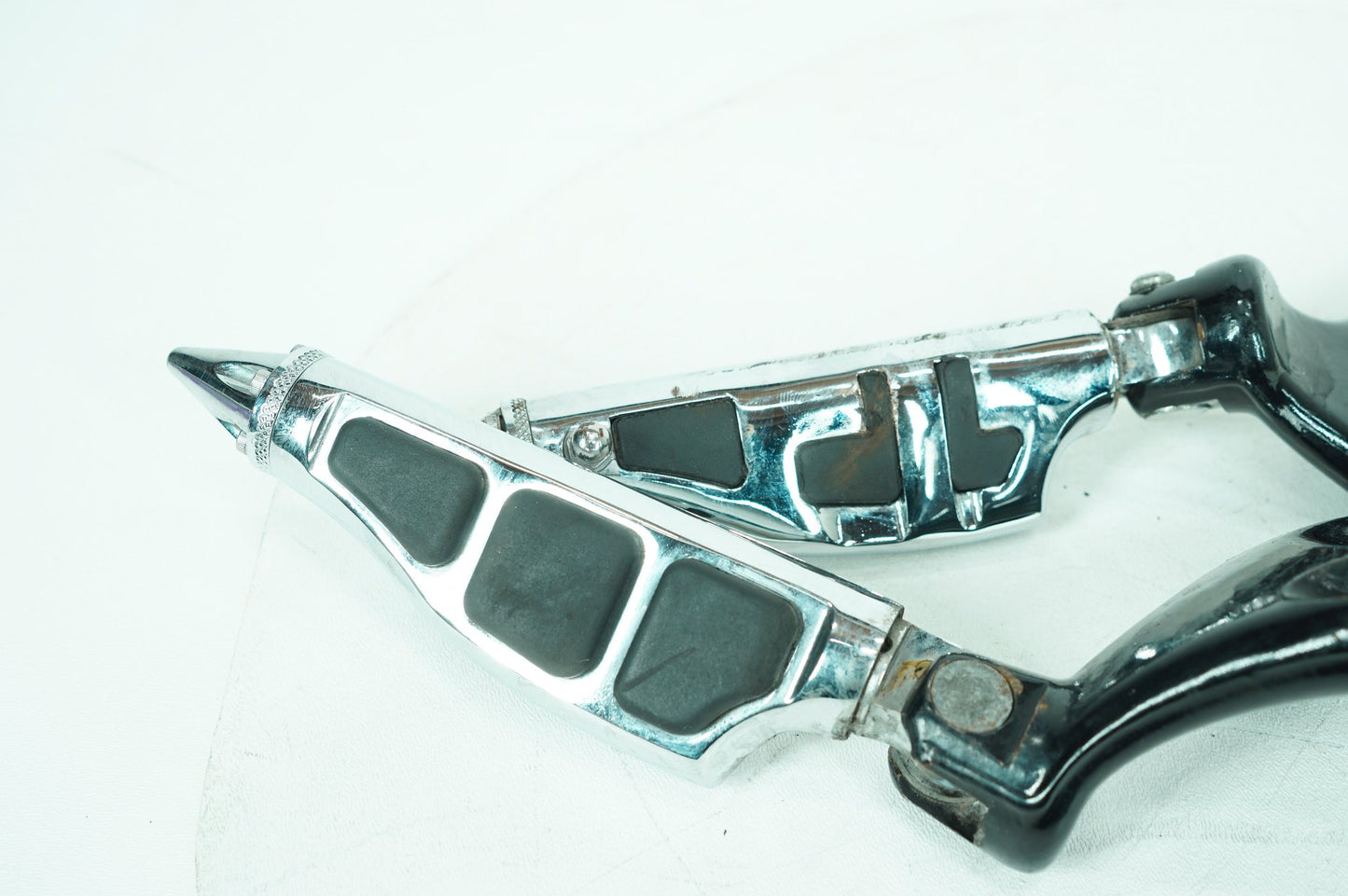 2004 - 2013 Harley-Davidson Sportster Custom Passenger Left & Right Foot Pegs 49314-04