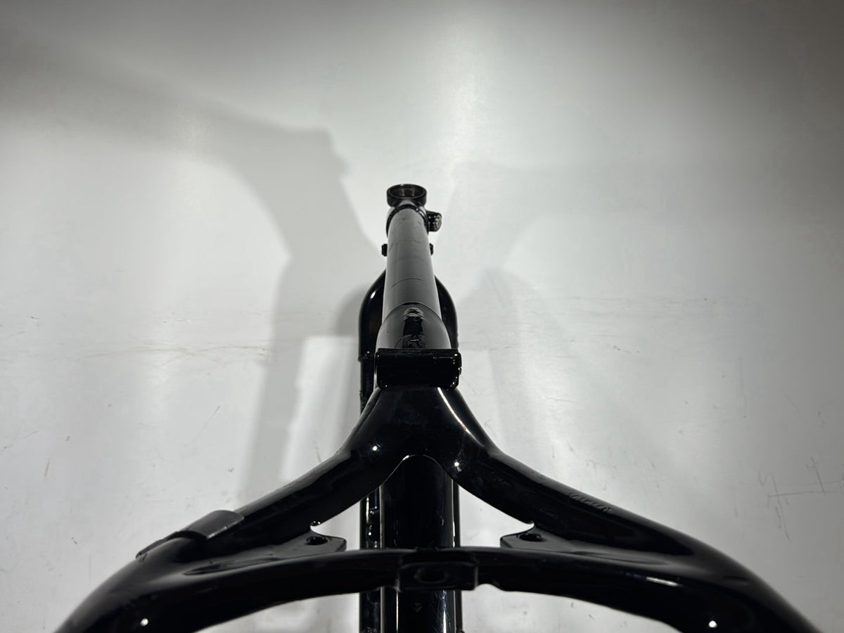 2006 Harley Sportster 1200 Custom XL1200C OEM Body Main Frame Chassis CLN CLR