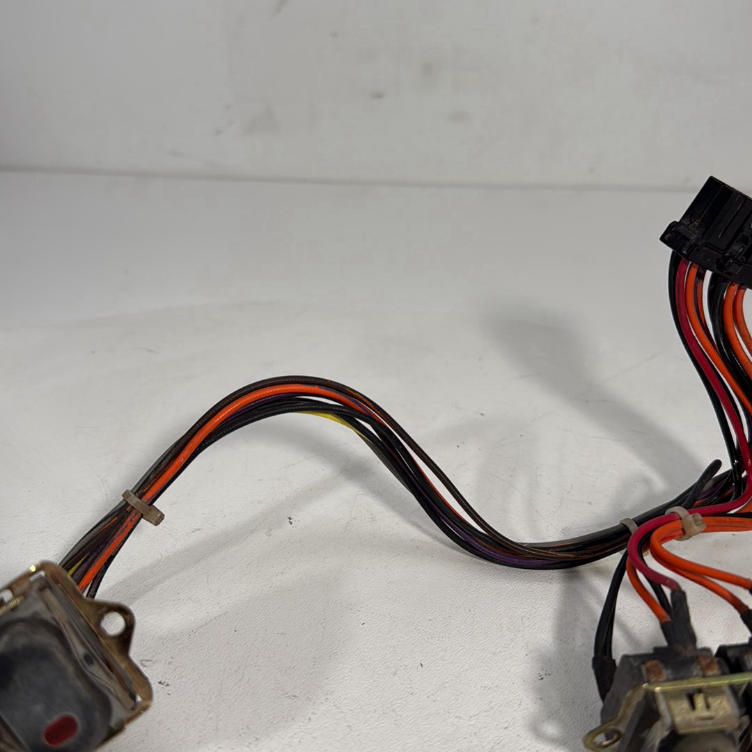 1999 - 2006 Harley-Davidson Touring Electra Glide Ultra  Inner Fairing Wire Wiring Harness Switch