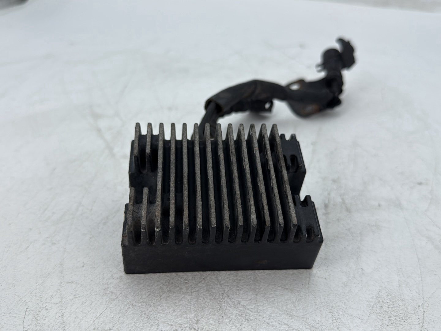 2009 Harley Sportster 883 Low XL883L OEM Voltage Regulator Rectifier