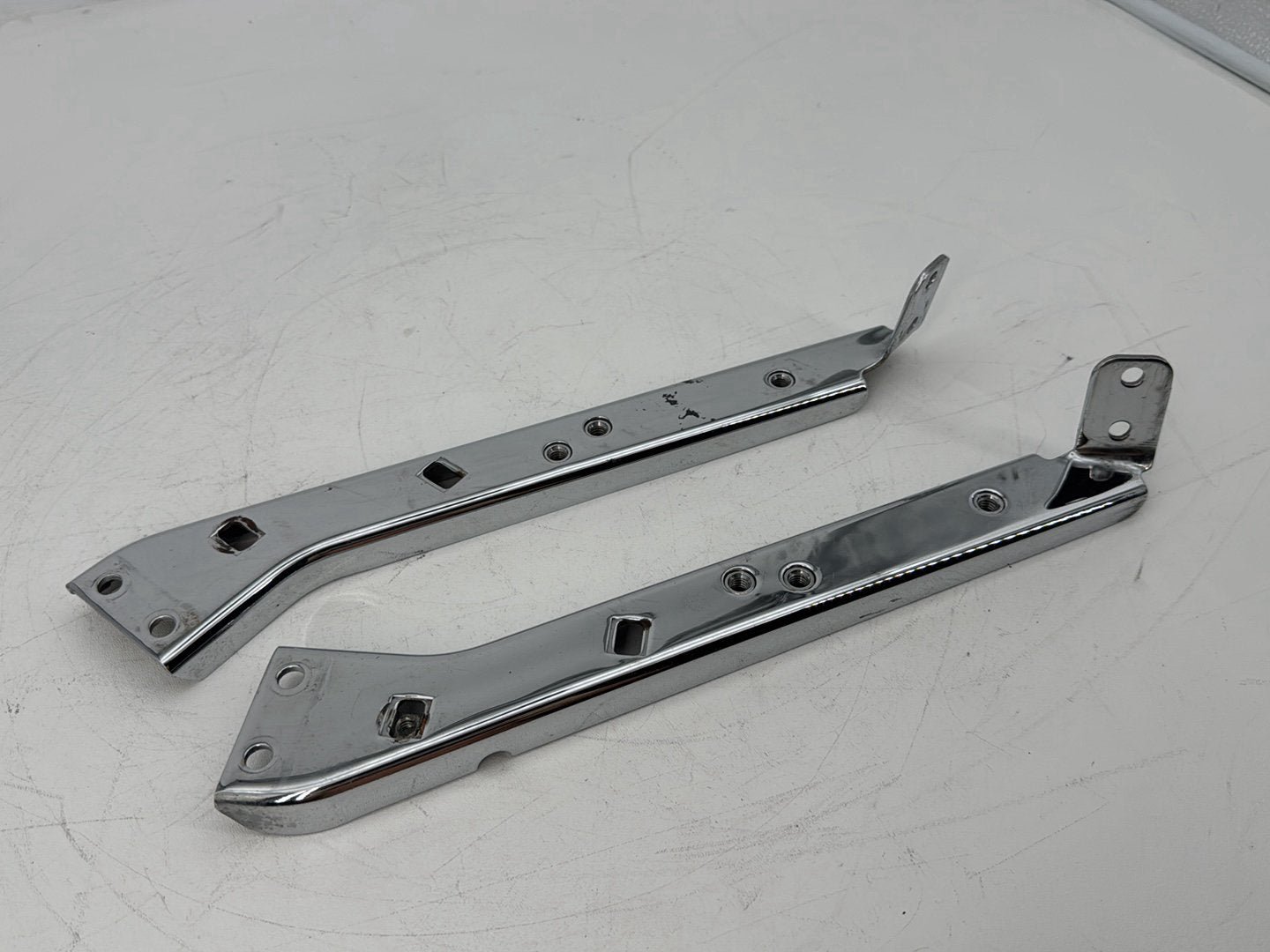 2008 Harley Touring FLHT Electra Glide OEM Left Right Saddlebag Fender Struts Brackets