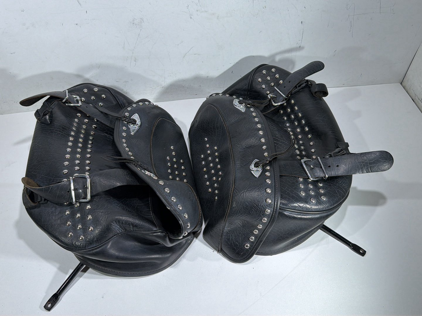 2011 Harley Heritage Softail Classic OEM Rear Right 1 Saddlebag Luggage Leather