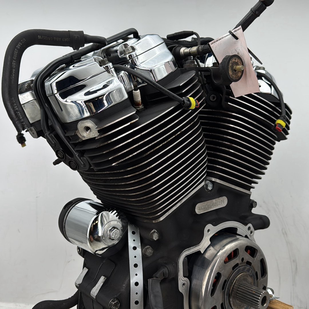 17 Harley Road Glide Touring OEM Milwaukee M8 107 Engine Motor Air Cooled 7 mi.