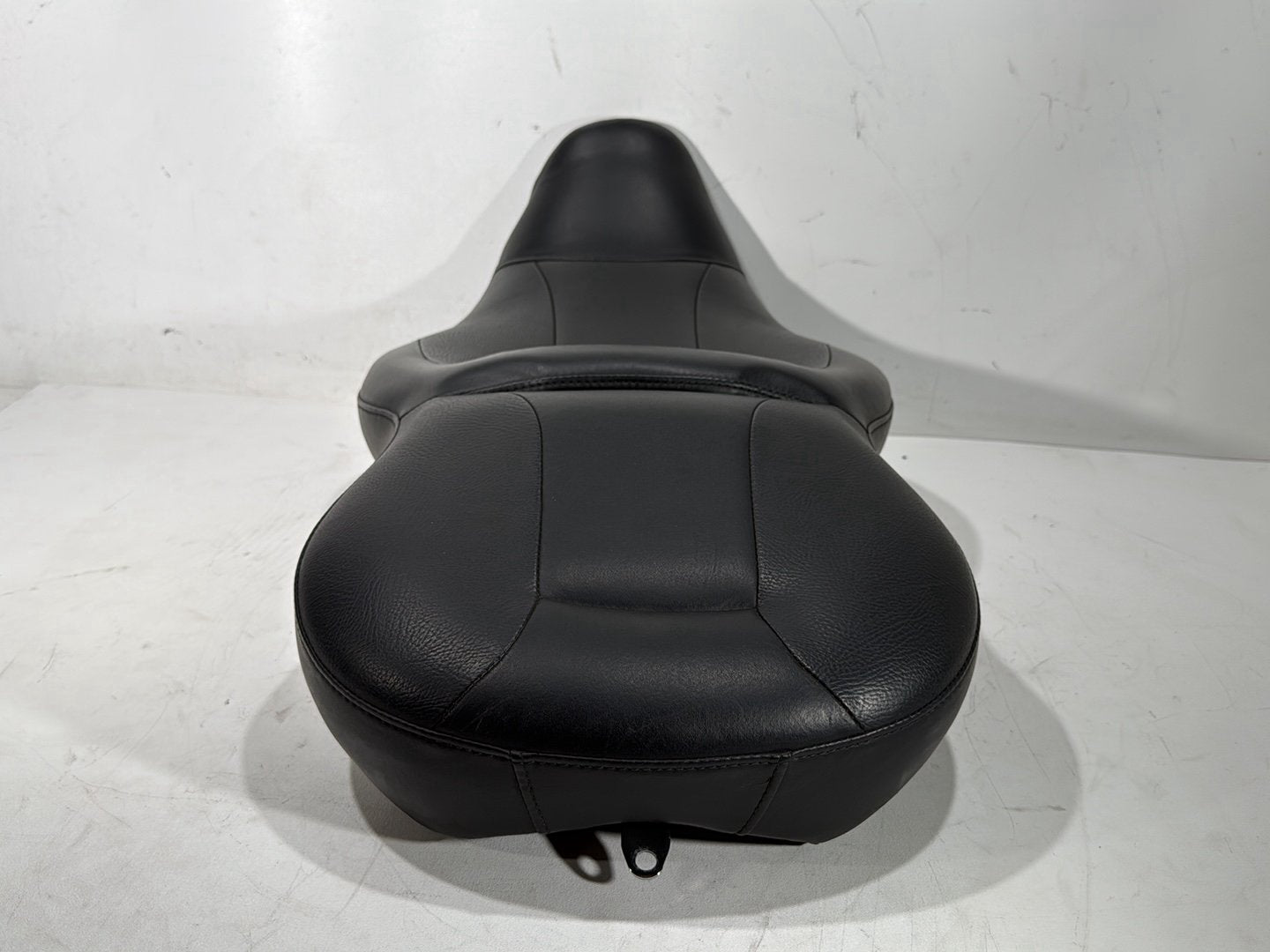 2010 Harley Street Glide Touring FLHX OEM Passenger Rider Driver Seat Saddle