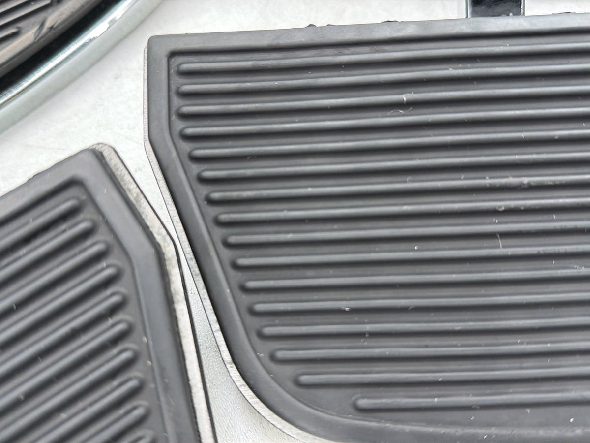 2011 Harley Electra Touring Ultra Left Right Driver & Pass Floorboard Foot Rest