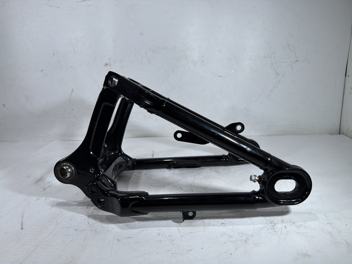 2020 Harley Softail Standard FXST OEM Rear Fork Swingarm Swing Arm