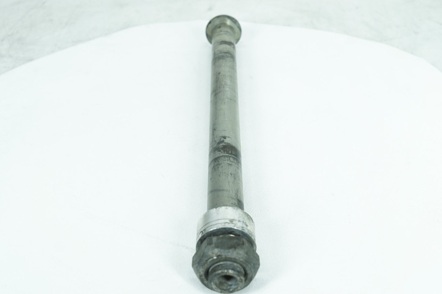 2007 - 2017 Harley-Davidson Dyna Switchback Rear Wheel Axle Bolt Shaft 41114-08