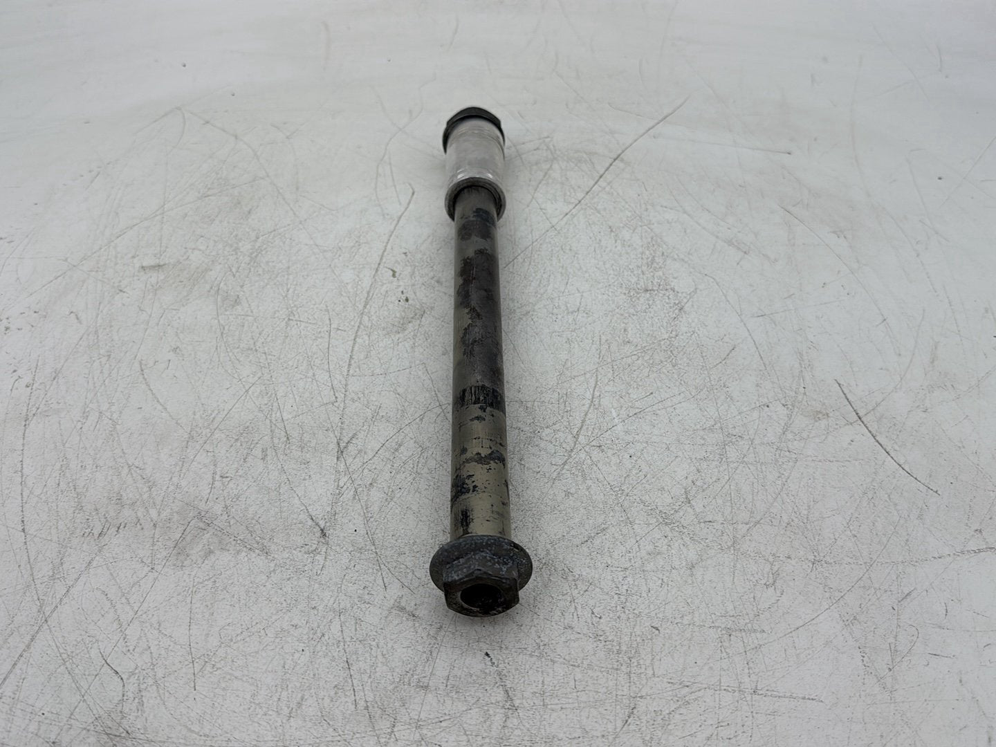 2008 Harley Dyna FXDL Low Rider Anniversary OEM Rear Wheel Axle Bolt Shaft