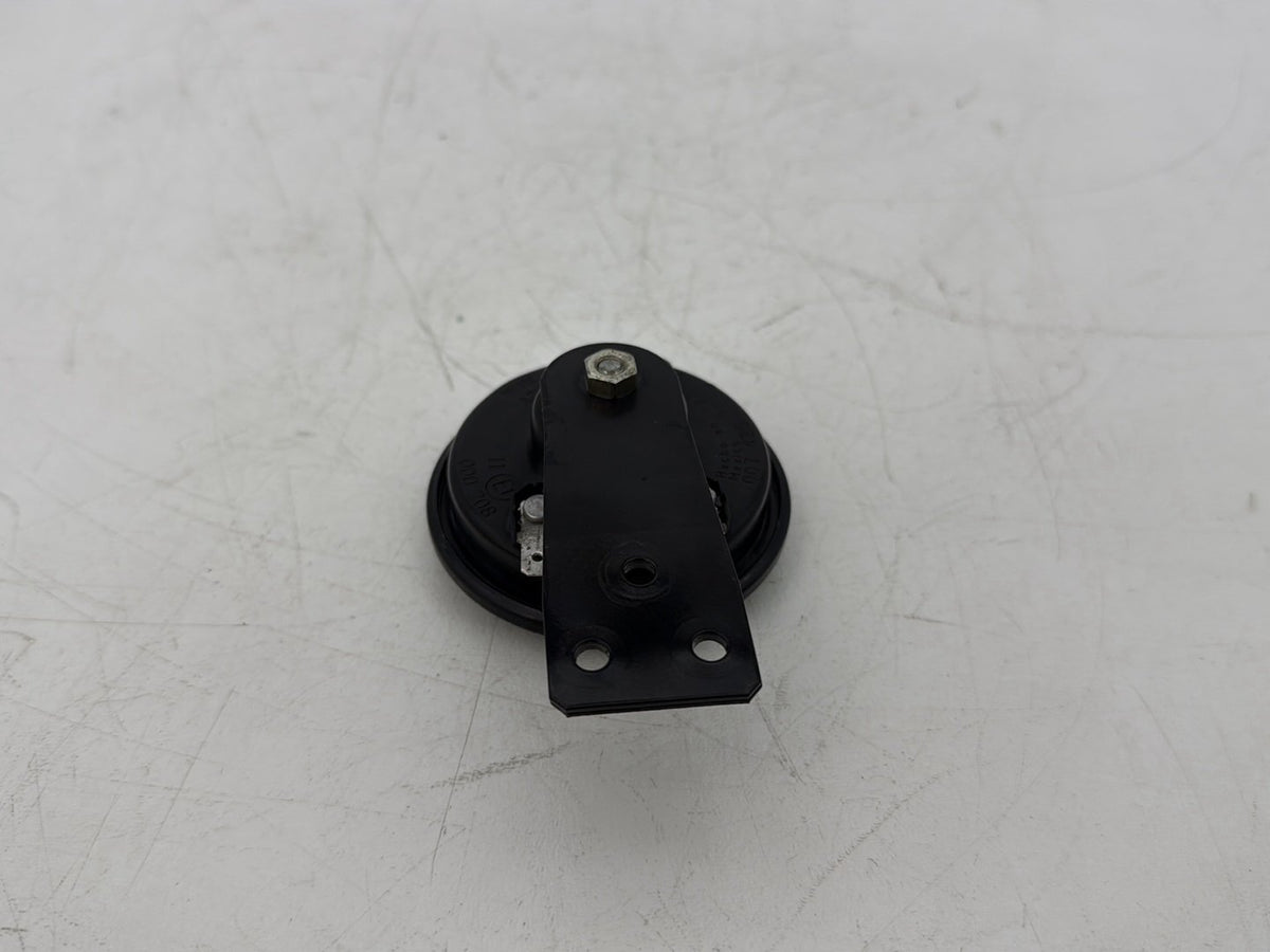 2006 Harley Sportster XL883C 883 Custom OEM Signal Horn Klaxon Beep 69043-96A