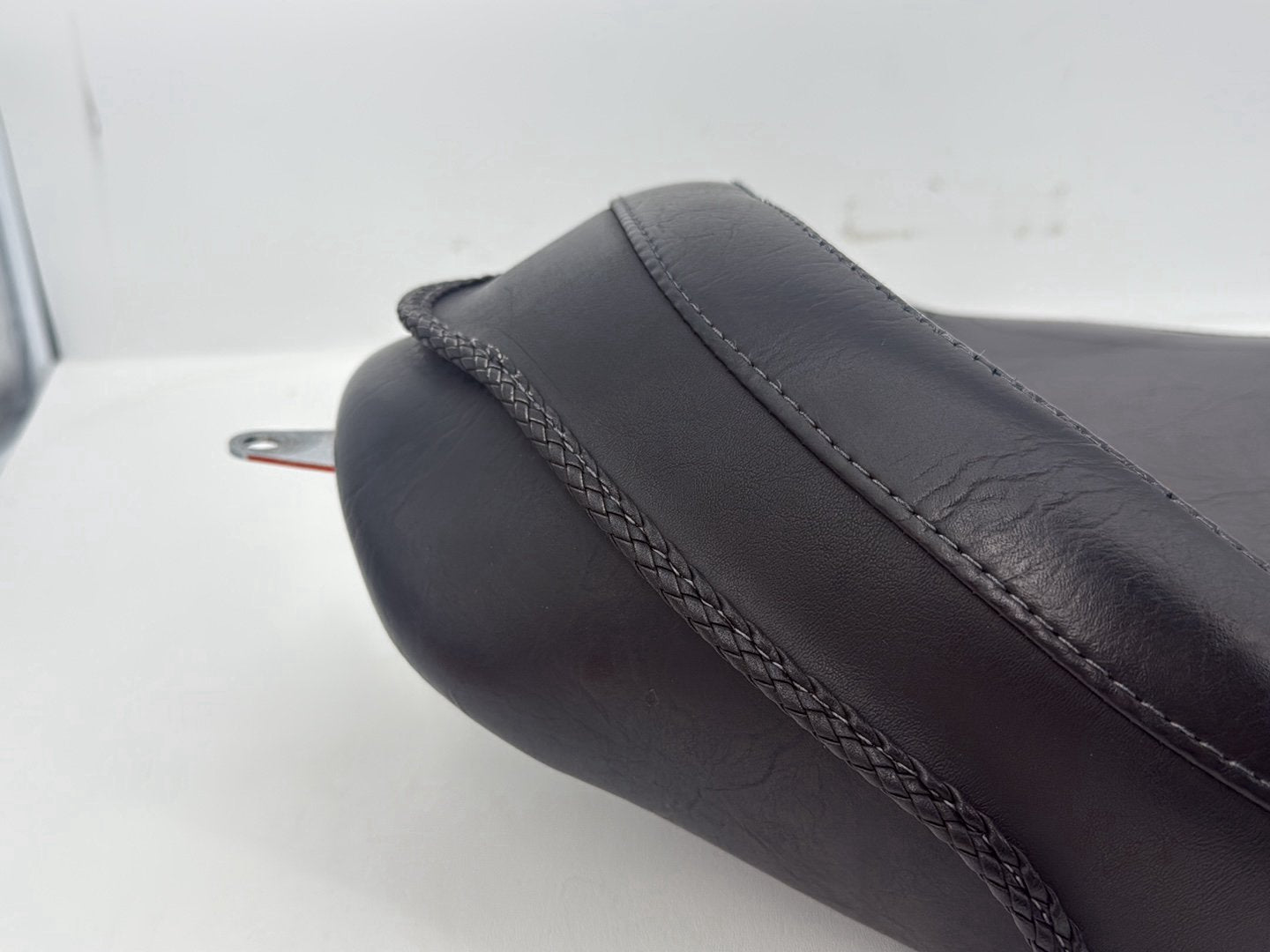 2004 - 2022 Harley-Davidson Sportster 1200 Nightster Rider Driver Solo Seat Pillion MUSTANG