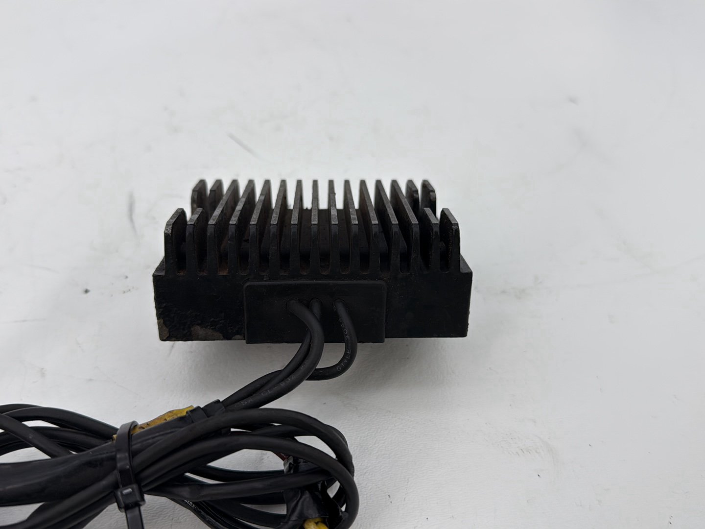 1993 Harley Sportster XLH883H Hugger 883 OEM Voltage Regulator Rectifier